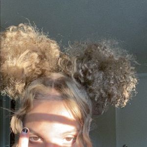 Meet your Posher, Shyia